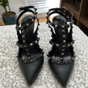 Valentino rock stud noir pumps